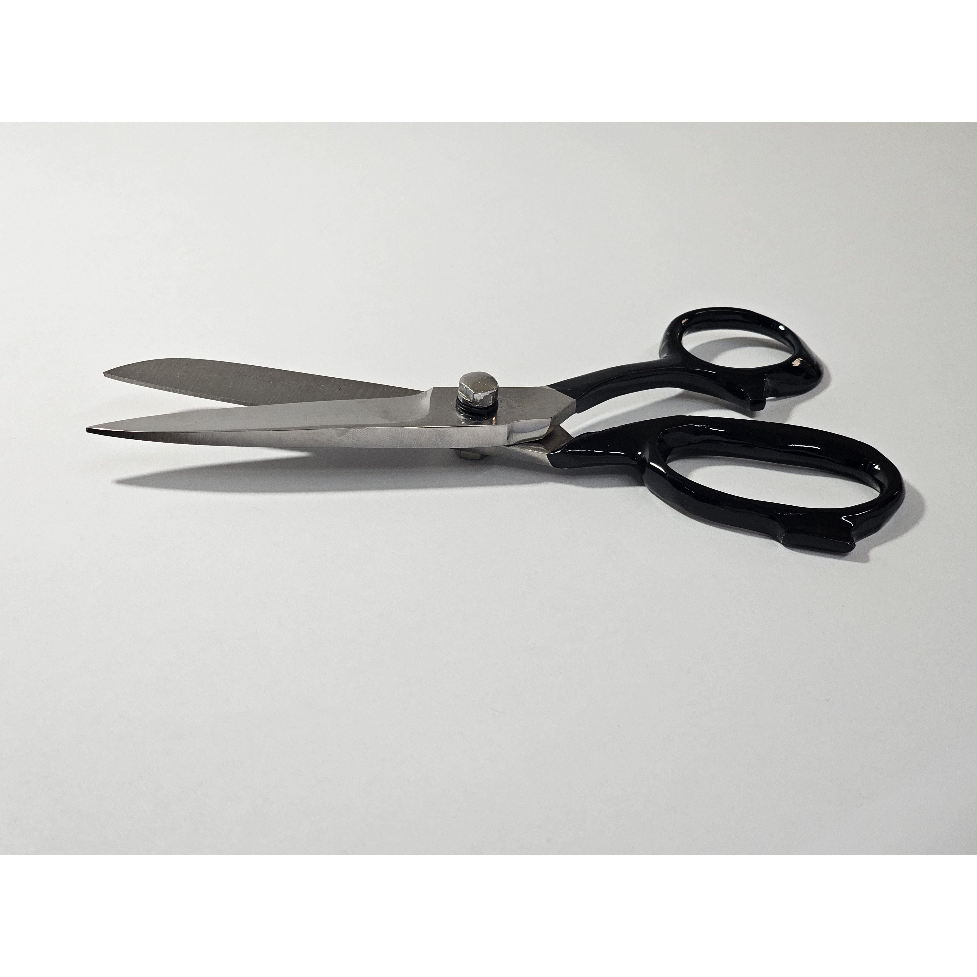 Tesoura de Alfaiataria e Costura Kretzer ECO CLASSIC 7 (18 cm) - Linha Profissional de Entrada - Made in Germany 2